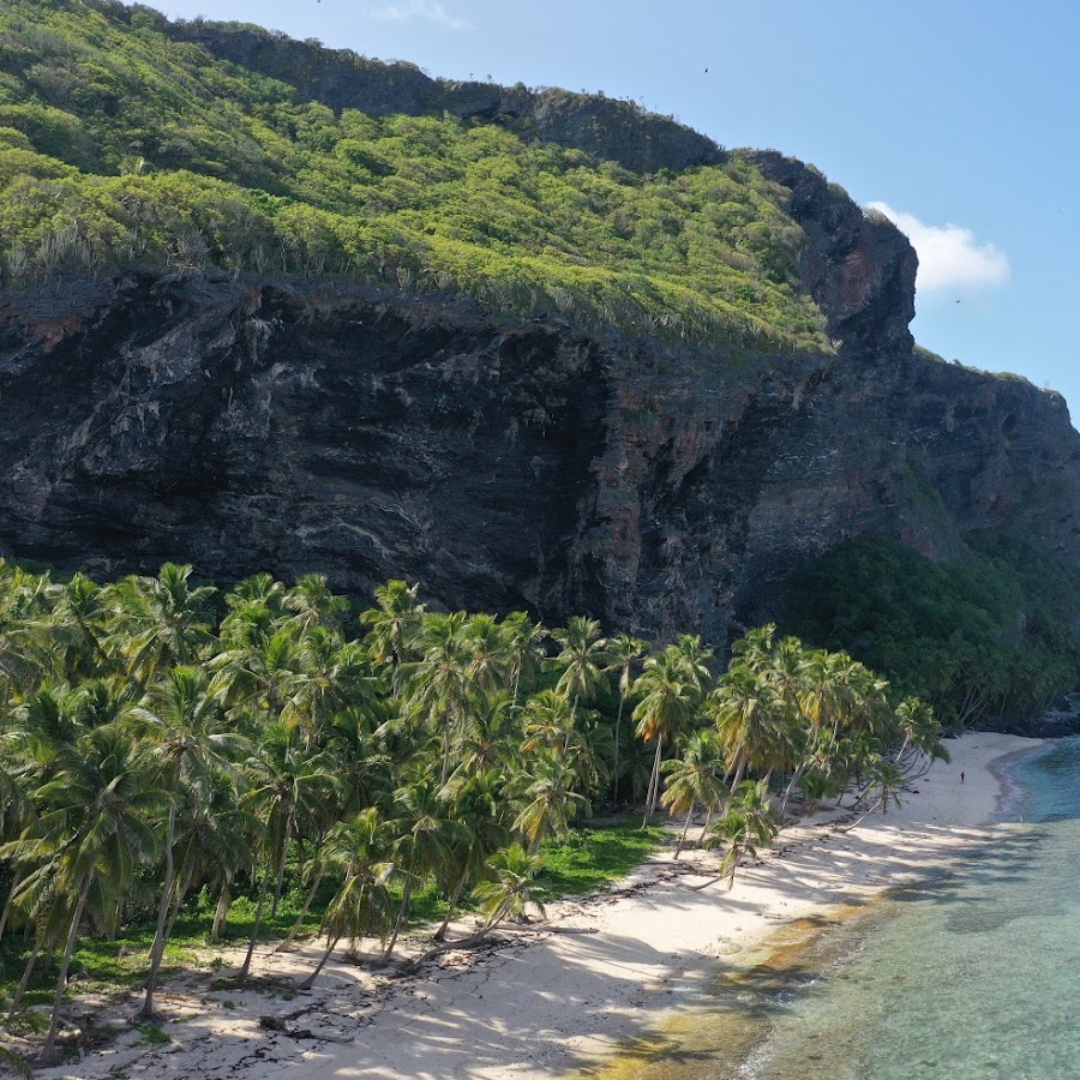 Expérience d'escalade à Playa Frontón - 1 nuit d'hôtel et repas inclus